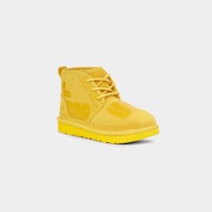 Neumel II Scatter Graphic UGG in Cool Lemon Color